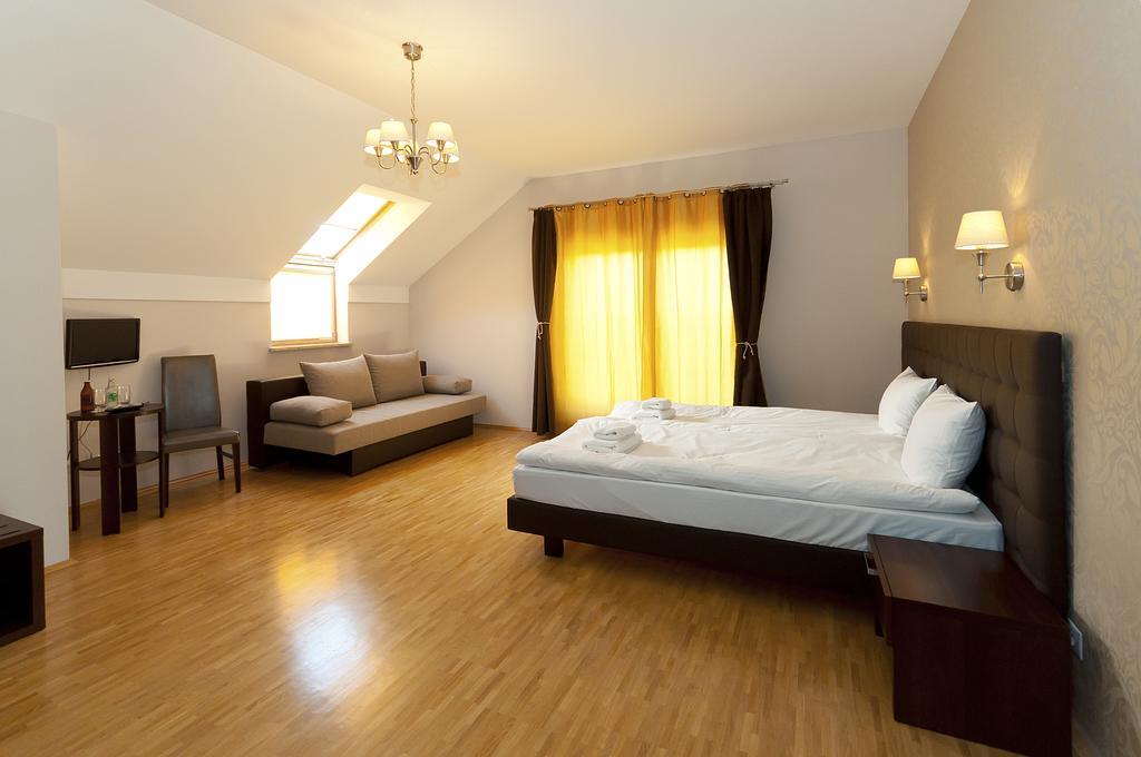 Hotel Oriza Gdow Exterior photo