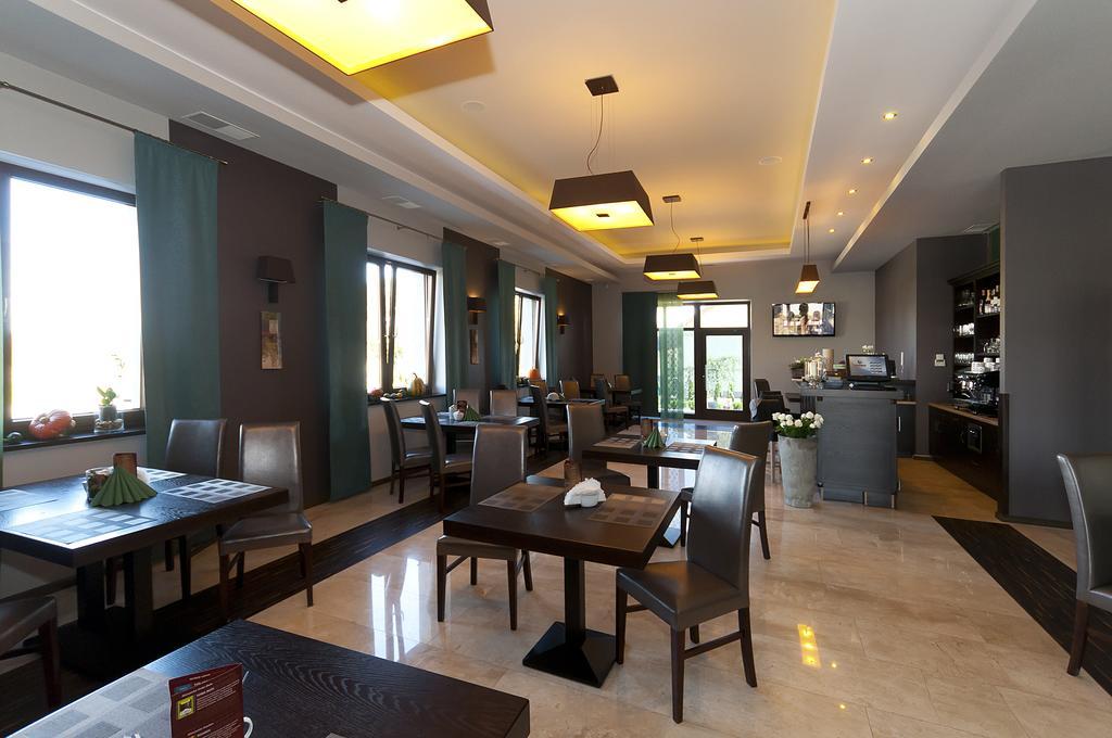 Hotel Oriza Gdow Exterior photo