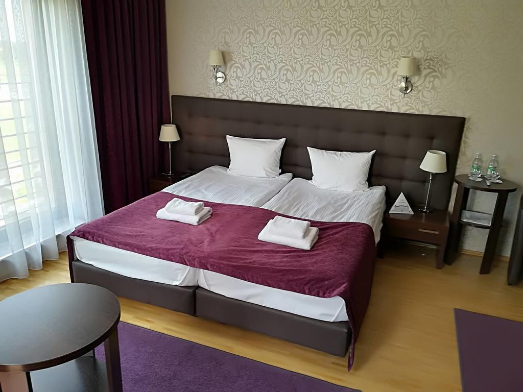 Hotel Oriza Gdow Exterior photo